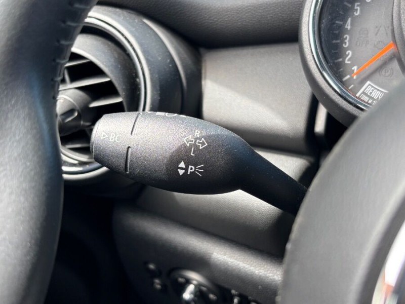 Photo 24 de l'offre de MINI MINI III ONE 102 BVM6 (F55) 5P GPS CLIM Auto Radar à 16470€ chez Mérignac auto