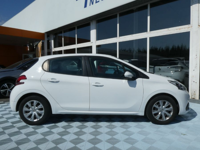 Photo 11 de l'offre de PEUGEOT 208 1.2 PureTech 82 ACTIVE BUSINESS GPS Radar à 10450€ chez Mérignac auto