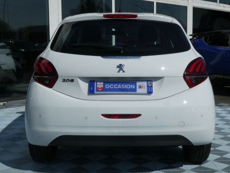 Photo 9 de l'offre de PEUGEOT 208 1.2 PureTech 82 ACTIVE BUSINESS GPS Radar à 10450€ chez Mérignac auto