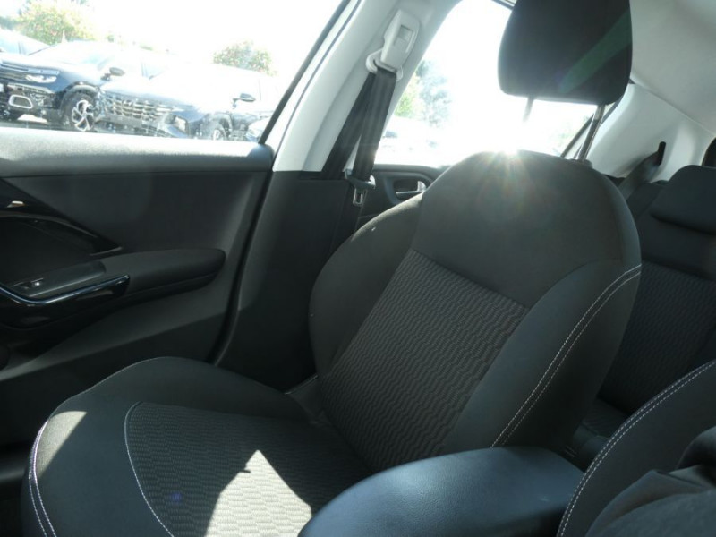 Photo 32 de l'offre de PEUGEOT 208 1.2 PureTech 82 ACTIVE BUSINESS GPS Radar à 10450€ chez Mérignac auto