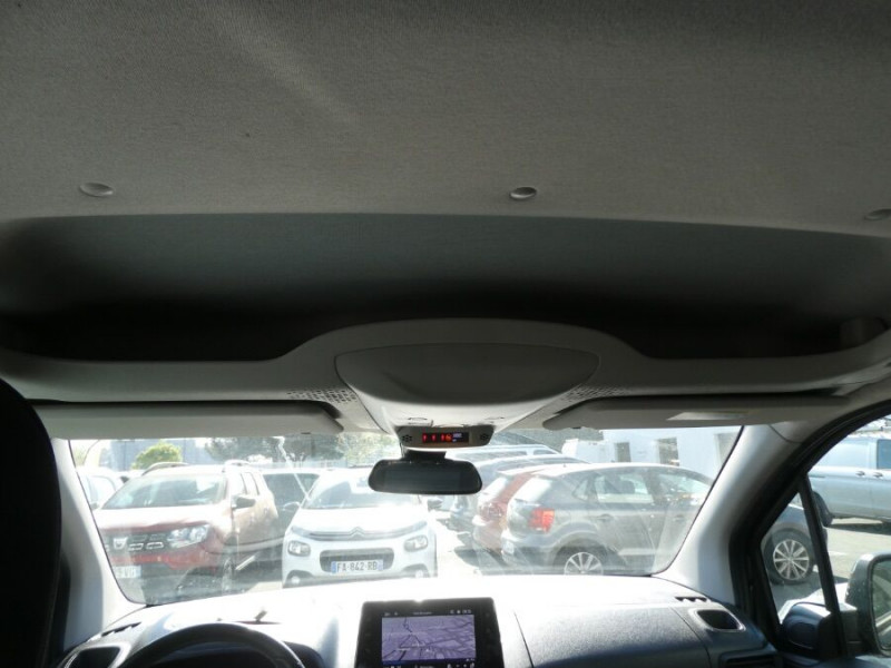 Photo 24 de l'offre de OPEL COMBO LIFE 1.5 DIESEL 130 BVM6 EDITION GPS Radar à 17450€ chez Mérignac auto