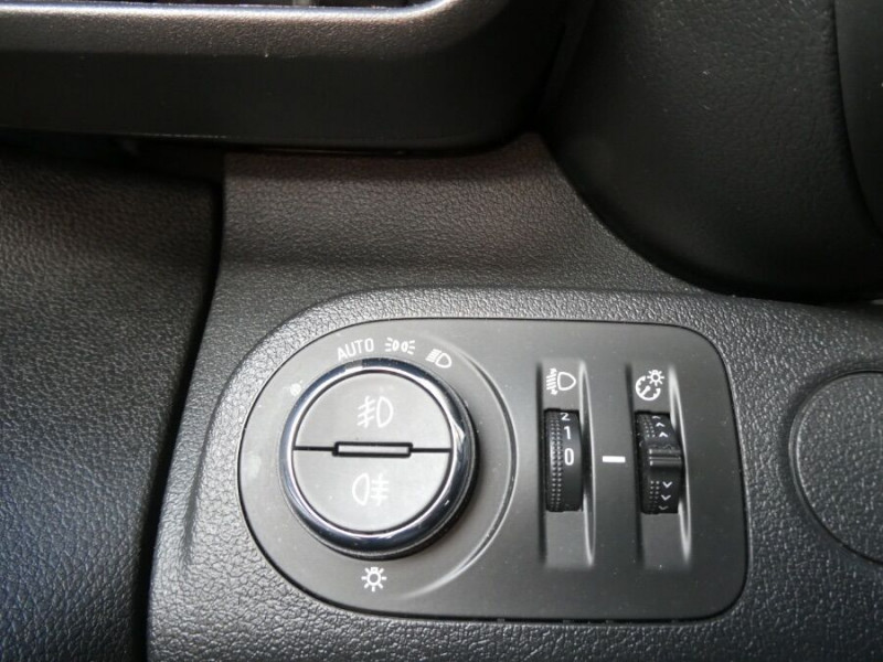 Photo 27 de l'offre de OPEL COMBO LIFE 1.5 DIESEL 130 BVM6 EDITION GPS Radar à 17450€ chez Mérignac auto