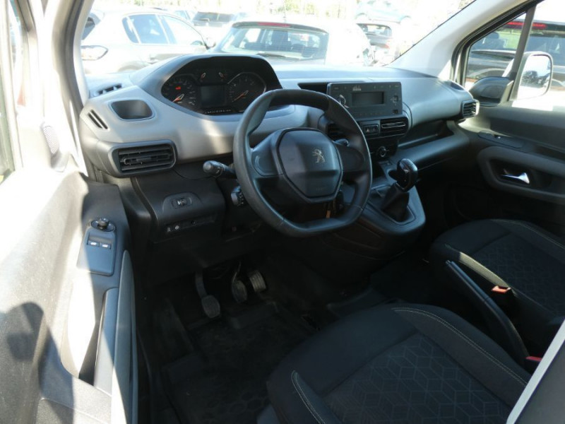 Photo 13 de l'offre de PEUGEOT RIFTER XL LONG 1.5 BlueHDi 100 ACTIVE 5PL N1 Radars à 19950€ chez Mérignac auto