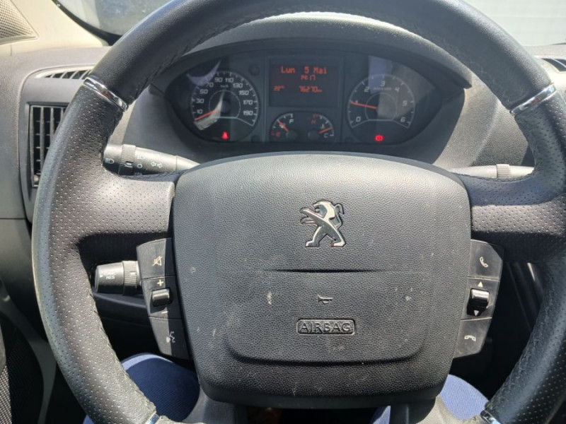 Photo 9 de l'offre de PEUGEOT BOXER 335 L2H2 2.2 BlueHDiI 140 BVM6 PREMIUM Camera 1ère Main 17950.H.T. à 17950€ chez Mérignac auto