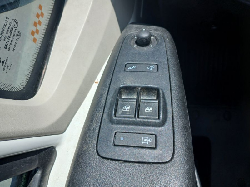 Photo 10 de l'offre de PEUGEOT BOXER 335 L2H2 2.2 BlueHDiI 140 BVM6 PREMIUM Camera 1ère Main 17950.H.T. à 17950€ chez Mérignac auto