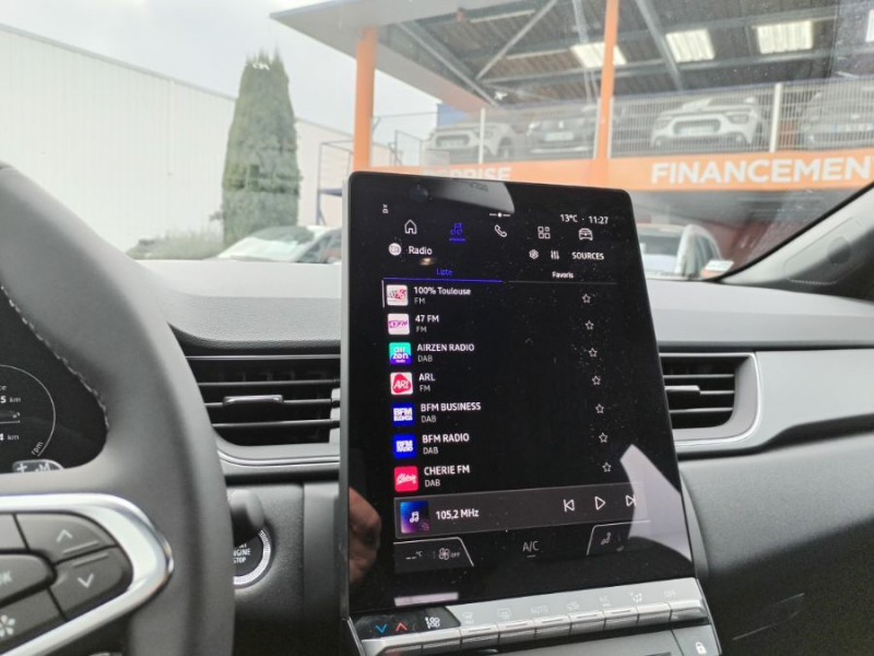 Photo 14 de l'offre de RENAULT CAPTUR II 1.3 MILD HYBRID 160 EDC TECHNO GPS 10.4" Camera Radars à 26470€ chez Mérignac auto