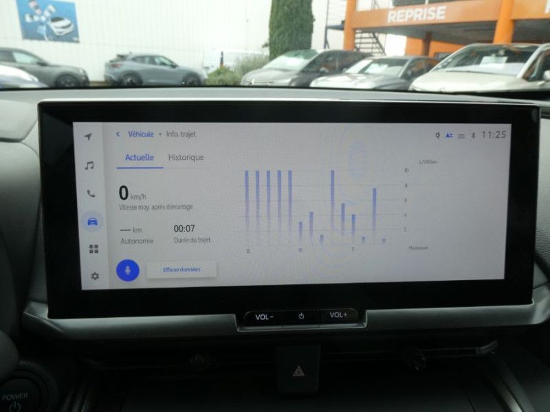 Photo 22 de l'offre de TOYOTA C-HR II 1.8 HYBRIDE 140 CVT 2WD DESIGN GPS 12.3 Camera JA18 Diam. Induction à 30850€ chez Mérignac auto