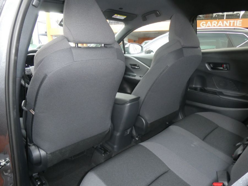 Photo 30 de l'offre de TOYOTA C-HR II 1.8 HYBRIDE 140 CVT 2WD DESIGN GPS 12.3 Camera JA18 Diam. Induction à 30850€ chez Mérignac auto