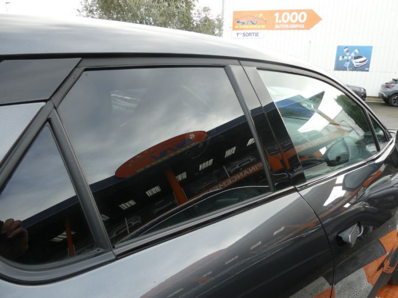 Photo 32 de l'offre de TOYOTA C-HR II 1.8 HYBRIDE 140 CVT 2WD DESIGN GPS 12.3 Camera JA18 Diam. Induction à 30850€ chez Mérignac auto