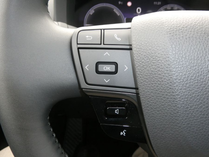 Photo 28 de l'offre de TOYOTA C-HR II 1.8 HYBRIDE 140 CVT 2WD DESIGN GPS 12.3 Camera JA18 Diam. Induction à 30850€ chez Mérignac auto