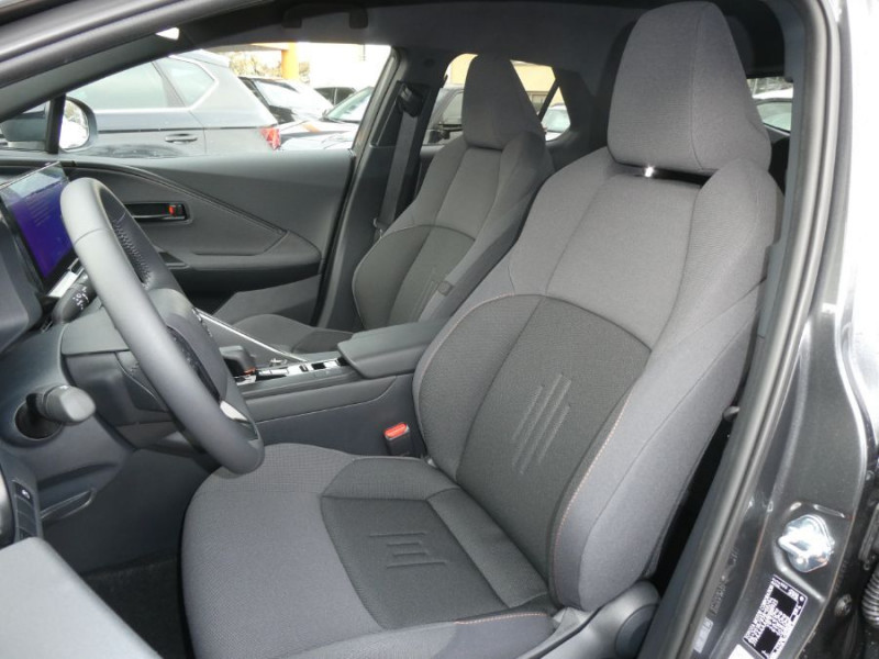 Photo 14 de l'offre de TOYOTA C-HR II 1.8 HYBRIDE 140 CVT 2WD DESIGN GPS 12.3 Camera JA18 Diam. Induction à 30850€ chez Mérignac auto