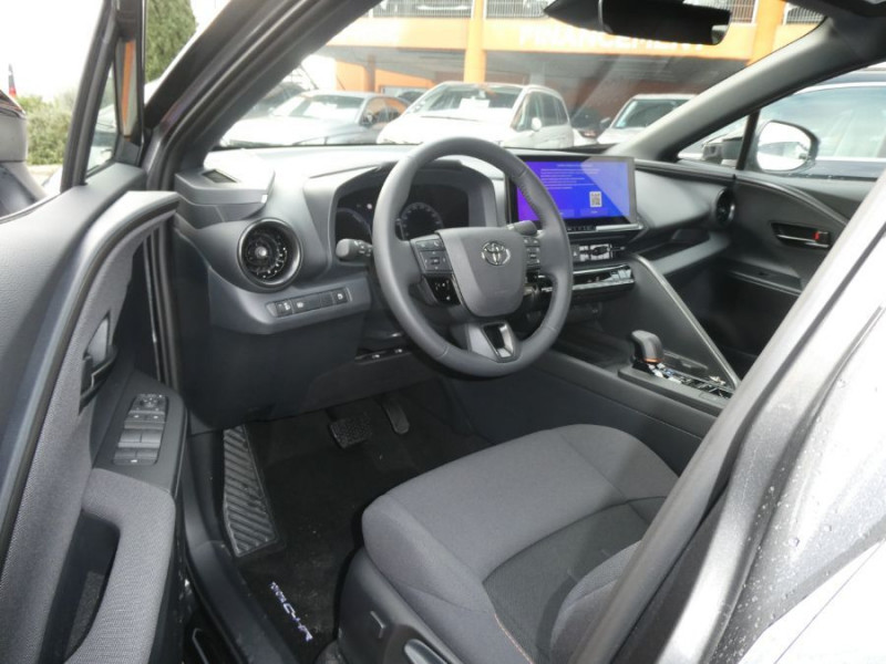 Photo 15 de l'offre de TOYOTA C-HR II 1.8 HYBRIDE 140 CVT 2WD DESIGN GPS 12.3 Camera JA18 Diam. Induction à 30850€ chez Mérignac auto