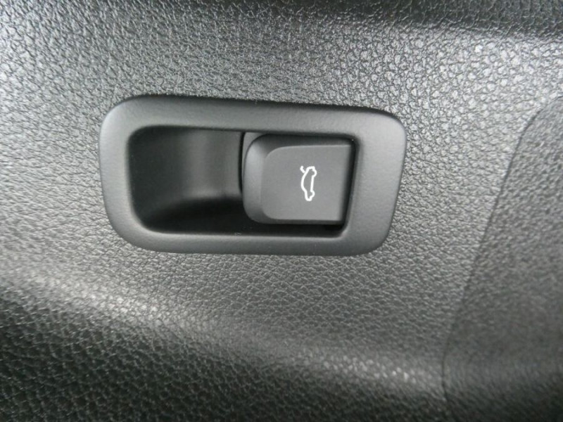 Photo 34 de l'offre de AUDI Q2 New 35 TFSI 150 S Tronic S LINE Ext. GPS Camera Hayon EL. à 30950€ chez Mérignac auto