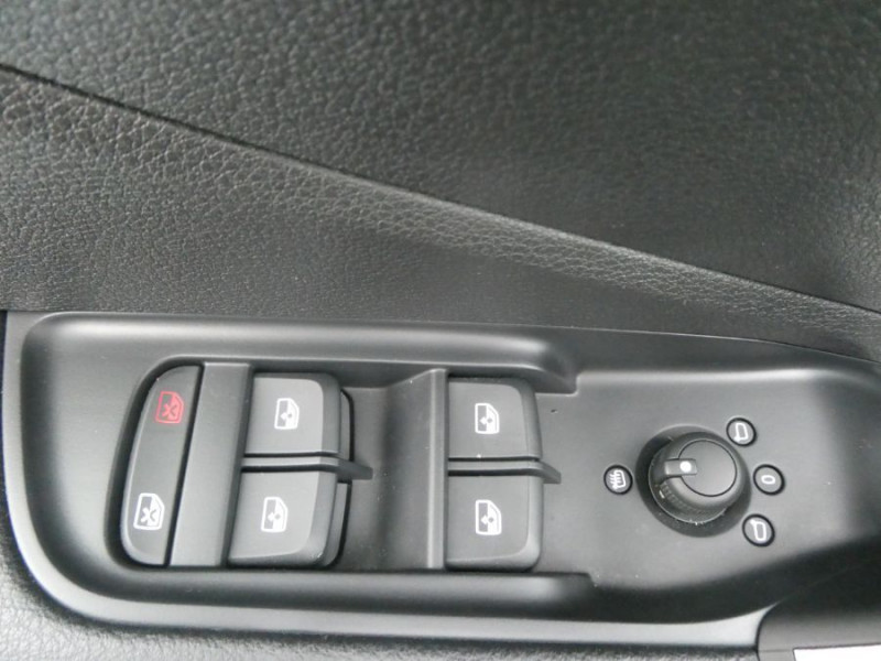 Photo 33 de l'offre de AUDI Q2 New 35 TFSI 150 S Tronic S LINE Ext. GPS Camera Hayon EL. à 30950€ chez Mérignac auto