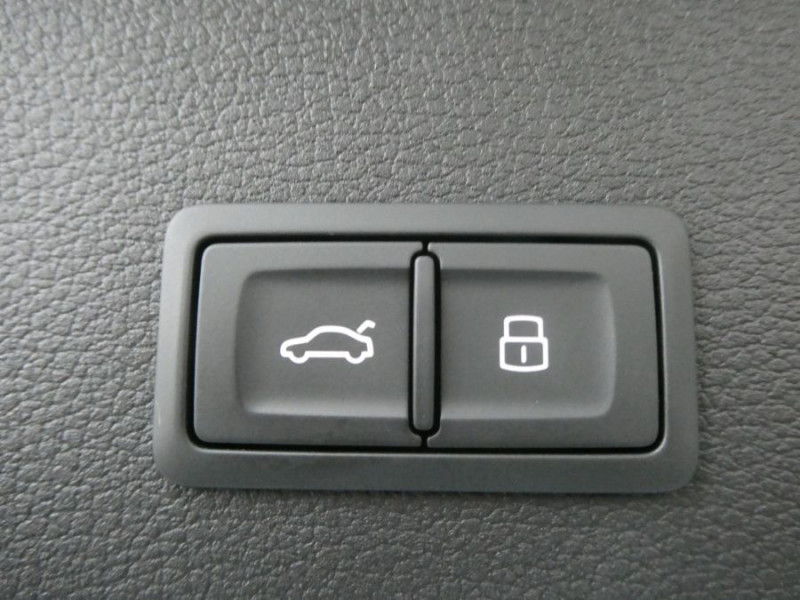 Photo 35 de l'offre de AUDI Q2 New 35 TFSI 150 S Tronic S LINE Ext. GPS Camera Hayon EL. à 30950€ chez Mérignac auto