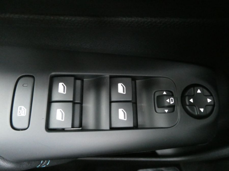 Photo 26 de l'offre de CITROEN C5 AIRCROSS NEW (2) 1.5 BlueHDi 130 EAT8 MAX à 29950€ chez Mérignac auto