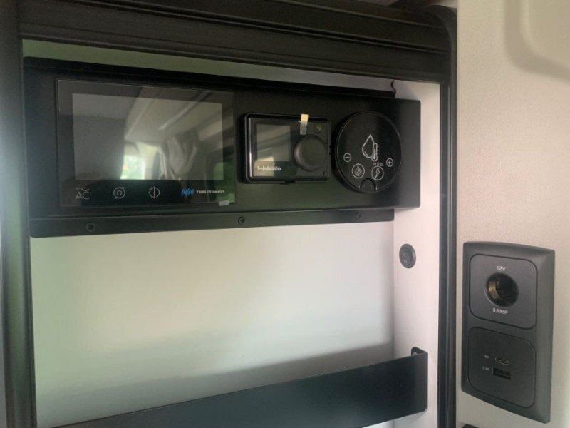 Photo 8 de l'offre de RENAULT TRAFIC VAN ANTILOPE VAN Aménagé FLEX 5 2.0 DCi 150 BVM6 L1 5PL Attel+Pte Vélo Tout Equipé à 62450€ chez Mérignac auto