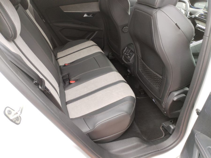 Photo 25 de l'offre de PEUGEOT 3008 II (2) New 1.6 HYBRID4 300 e-EAT8 GT Night Vision à 27450€ chez Mérignac auto