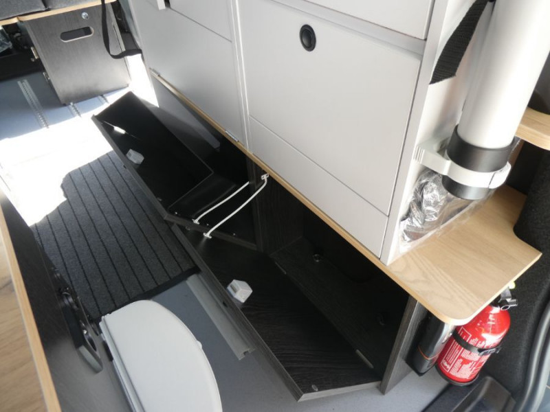 Photo 16 de l'offre de RENAULT TRAFIC VAN ANTILOPE VAN Aménagé FLEX PLUS 2.0 DCi 130 BVM6 L1 JA17 PK Confort 4PL Attel+Pte Vélo à 54500€ chez Mérignac auto