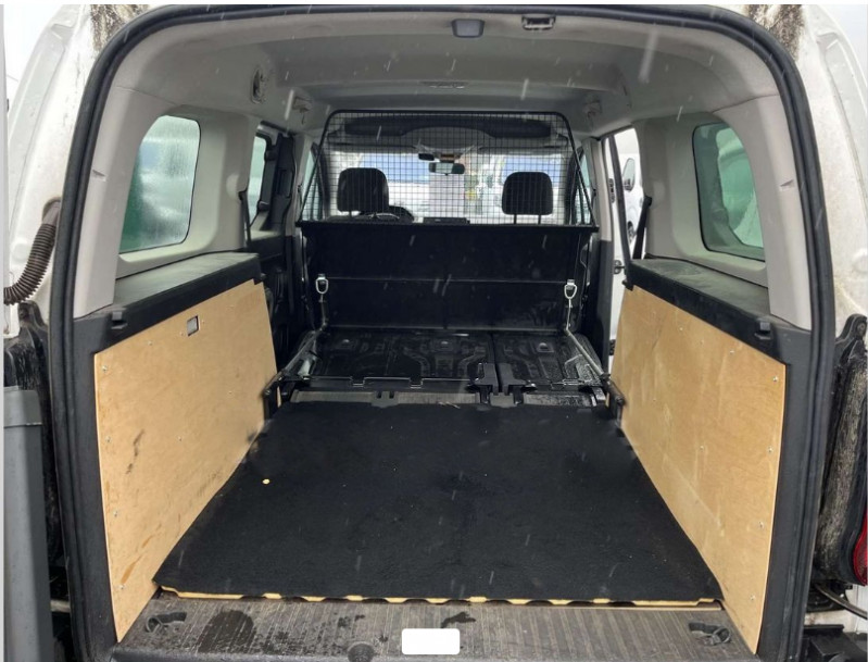 Photo 6 de l'offre de PEUGEOT RIFTER XL LONG 1.5 BlueHDi 100 ACTIVE 5PL N1 Radars à 19950€ chez Mérignac auto