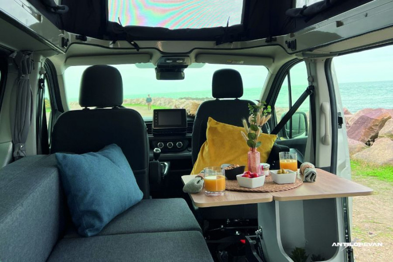 Photo 28 de l'offre de RENAULT TRAFIC VAN ANTILOPE VAN Aménagé FLEX PLUS 2.0 DCi 130 BVM6 L1 JA17 PK Confort 4PL Attel+Pte Vélo à 54500€ chez Mérignac auto