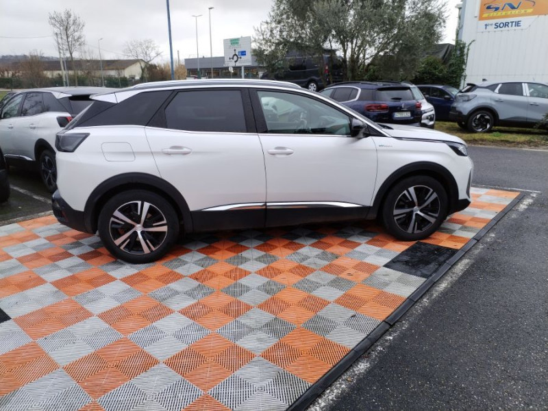 Photo 12 de l'offre de PEUGEOT 3008 II (2) New 1.6 HYBRID4 300 e-EAT8 GT Night Vision à 27450€ chez Mérignac auto