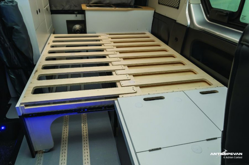 Photo 32 de l'offre de RENAULT TRAFIC VAN ANTILOPE VAN Aménagé FLEX PLUS 2.0 DCi 130 BVM6 L1 JA17 PK Confort 4PL Attel+Pte Vélo à 54500€ chez Mérignac auto