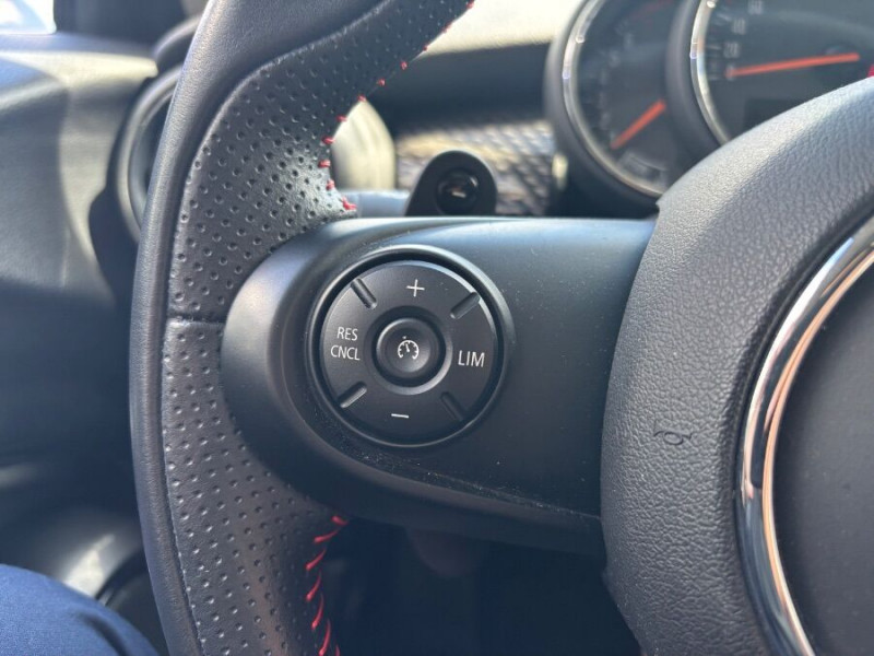 Photo 17 de l'offre de MINI MINI III 2.0 COOPER S 192 BVA7 TOE HIFI JA17 à 23950€ chez Mérignac auto