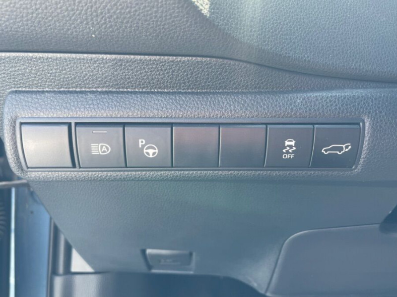 Photo 17 de l'offre de TOYOTA COROLLA XII TOURING SPORTS 1.8 HYBRIDE 122H BVA PREMIUM CUIR 4SC Hayon EL. JA17 à 24590€ chez Mérignac auto