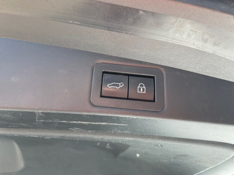 Photo 20 de l'offre de TOYOTA COROLLA XII TOURING SPORTS 1.8 HYBRIDE 122H BVA PREMIUM CUIR 4SC Hayon EL. JA17 à 24590€ chez Mérignac auto