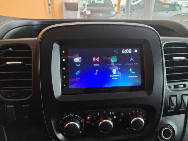 Photo 7 de l'offre de RENAULT TRAFIC FOURGON III 1.6 DCi 120 BV6 L2H1 2T9 1200 CONFORT Galerie 21250.H.T à 21250€ chez Mérignac auto