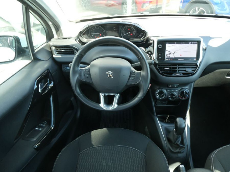 Photo 4 de l'offre de PEUGEOT 208 1.2 PureTech 82 ACTIVE BUSINESS GPS Radar à 10450€ chez Mérignac auto
