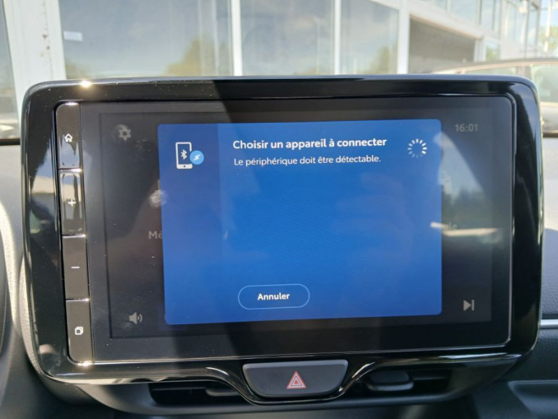 Photo 20 de l'offre de TOYOTA YARIS IV HYBRIDE 116H BVA DYNAMIC PACK CONFORT BUSINESS Jantes Alu Camera Radars à 23790€ chez Mérignac auto