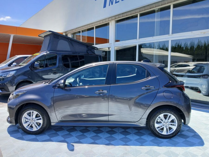 Photo 12 de l'offre de TOYOTA YARIS IV HYBRIDE 116H BVA DYNAMIC PACK CONFORT BUSINESS Jantes Alu Camera Radars à 23790€ chez Mérignac auto