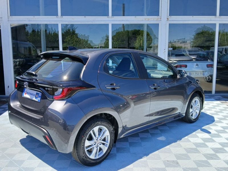 Photo 3 de l'offre de TOYOTA YARIS IV HYBRIDE 116H BVA DYNAMIC PACK CONFORT BUSINESS Jantes Alu Camera Radars à 23790€ chez Mérignac auto