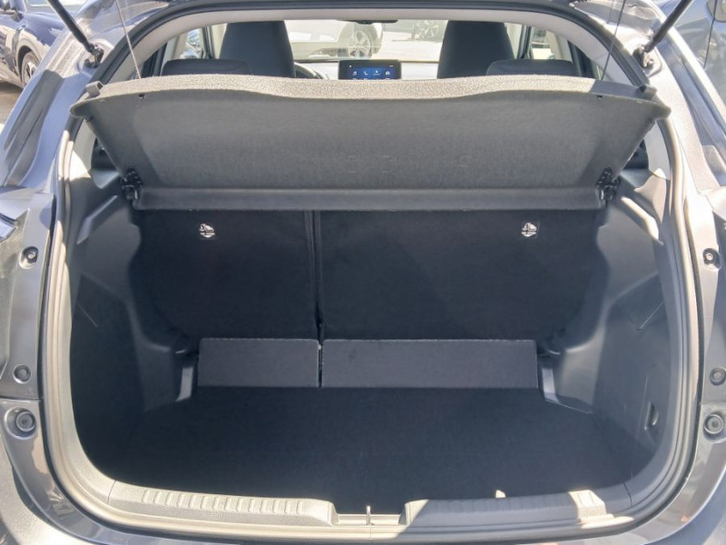 Photo 17 de l'offre de TOYOTA YARIS IV HYBRIDE 116H BVA DYNAMIC PACK CONFORT BUSINESS Jantes Alu Camera Radars à 23790€ chez Mérignac auto