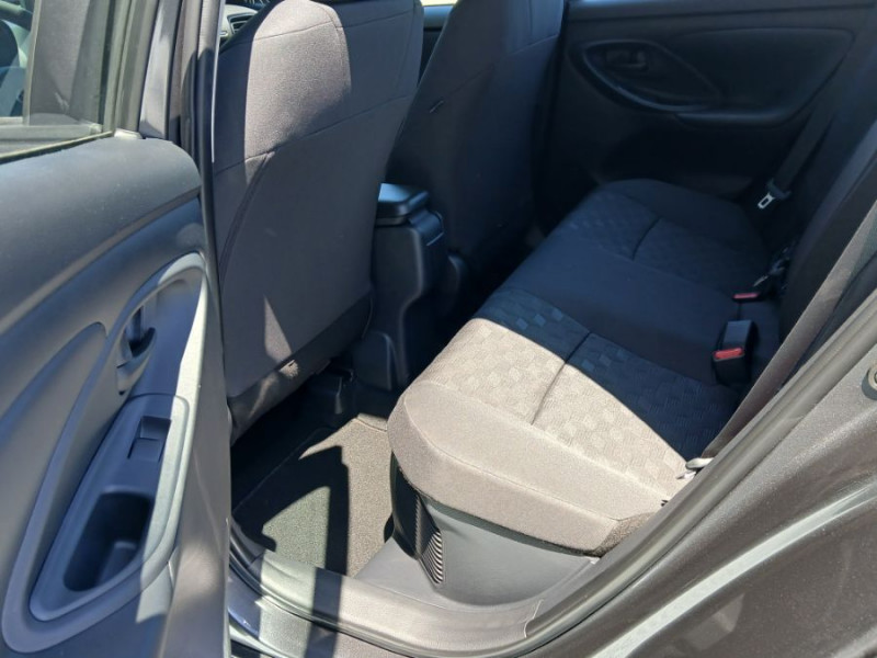 Photo 16 de l'offre de TOYOTA YARIS IV HYBRIDE 116H BVA DYNAMIC PACK CONFORT BUSINESS Jantes Alu Camera Radars à 23790€ chez Mérignac auto