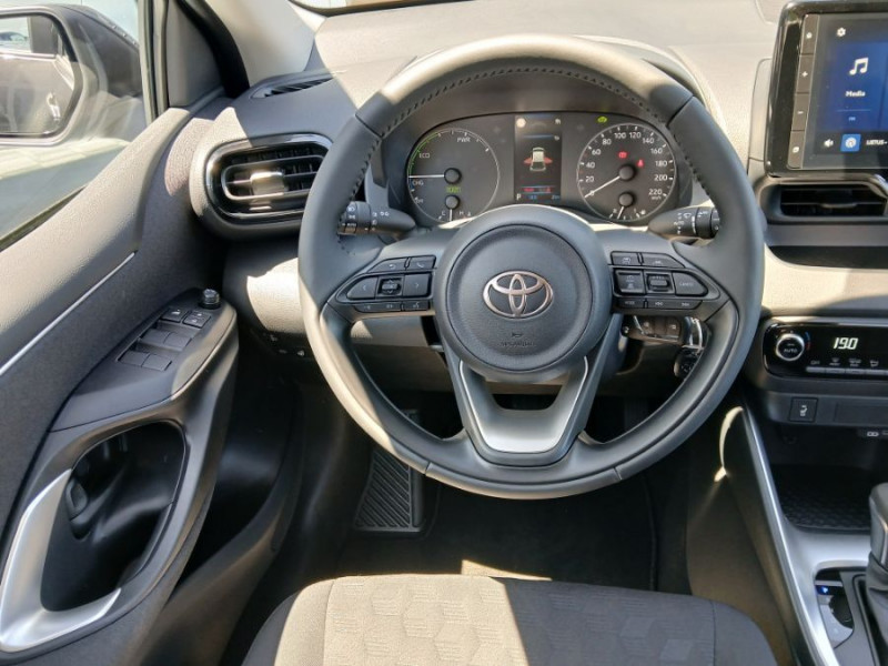 Photo 4 de l'offre de TOYOTA YARIS IV HYBRIDE 116H BVA DYNAMIC PACK CONFORT BUSINESS Jantes Alu Camera Radars à 23790€ chez Mérignac auto