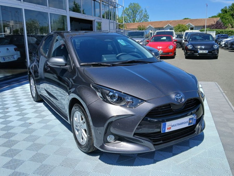 Photo 2 de l'offre de TOYOTA YARIS IV HYBRIDE 116H BVA DYNAMIC PACK CONFORT BUSINESS Jantes Alu Camera Radars à 23790€ chez Mérignac auto
