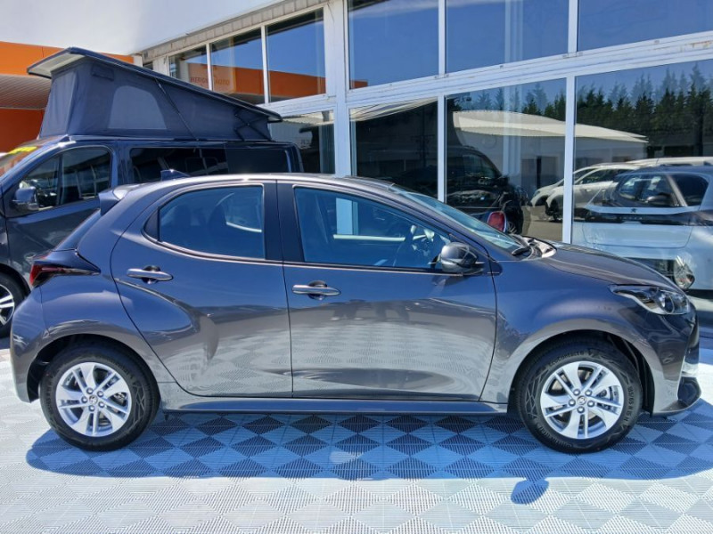Photo 11 de l'offre de TOYOTA YARIS IV HYBRIDE 116H BVA DYNAMIC PACK CONFORT BUSINESS Jantes Alu Camera Radars à 23790€ chez Mérignac auto