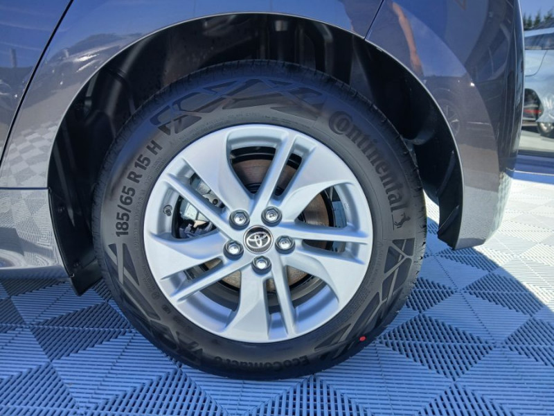 Photo 35 de l'offre de TOYOTA YARIS IV HYBRIDE 116H BVA DYNAMIC PACK CONFORT BUSINESS Jantes Alu Camera Radars à 23790€ chez Mérignac auto