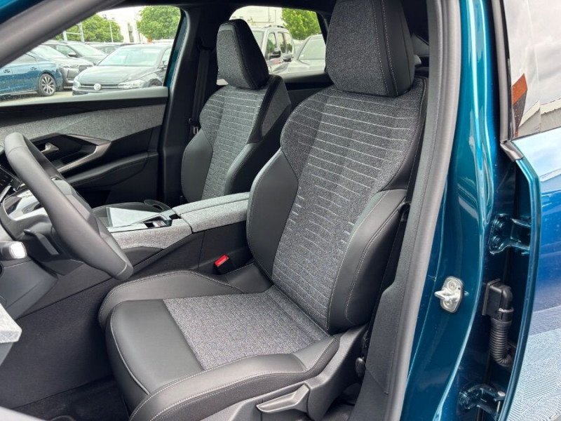 Photo 5 de l'offre de PEUGEOT 3008 HYBRID 145 e-DCS6 ALLURE Panoramic Pack à 32450€ chez Mérignac auto