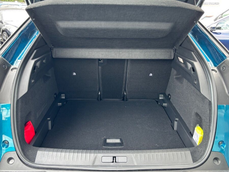 Photo 18 de l'offre de PEUGEOT 3008 HYBRID 145 e-DCS6 ALLURE Panoramic Pack à 32450€ chez Mérignac auto