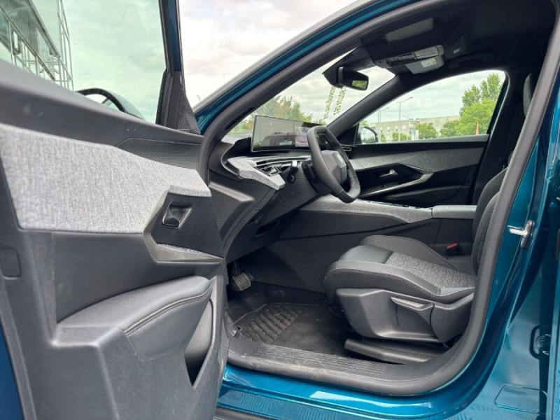 Photo 16 de l'offre de PEUGEOT 3008 HYBRID 145 e-DCS6 ALLURE Panoramic Pack à 32450€ chez Mérignac auto