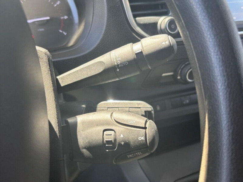 Photo 16 de l'offre de TOYOTA PROACE VAN 2.0 D-4D 140 BVM6 L2 VX Attel. 21450.H.T. à 21450€ chez Mérignac auto