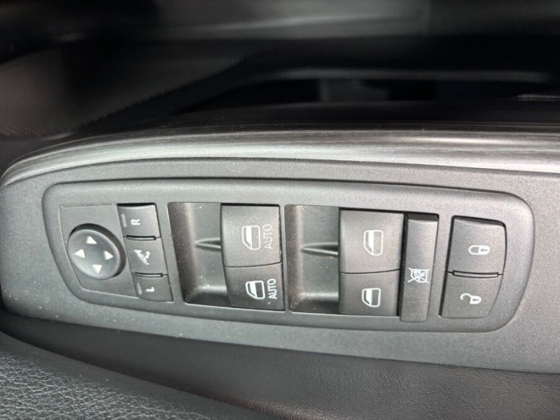 Photo 17 de l'offre de JEEP CHEROKEE 2.2 MultiJet 185 BVA 4WD LONGITUDE EXECUTIVE Active Drive CUIR Attel. à 17490€ chez Mérignac auto