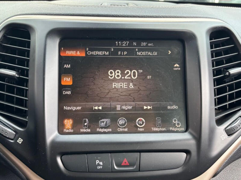 Photo 22 de l'offre de JEEP CHEROKEE 2.2 MultiJet 185 BVA 4WD LONGITUDE EXECUTIVE Active Drive CUIR Attel. à 17490€ chez Mérignac auto
