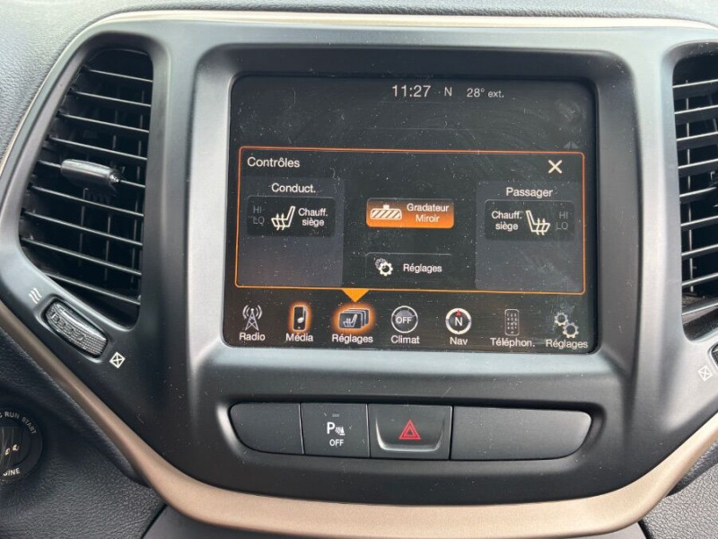 Photo 24 de l'offre de JEEP CHEROKEE 2.2 MultiJet 185 BVA 4WD LONGITUDE EXECUTIVE Active Drive CUIR Attel. à 17490€ chez Mérignac auto