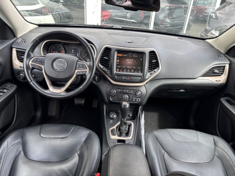 Photo 12 de l'offre de JEEP CHEROKEE 2.2 MultiJet 185 BVA 4WD LONGITUDE EXECUTIVE Active Drive CUIR Attel. à 17490€ chez Mérignac auto
