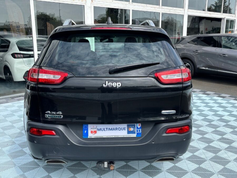 Photo 9 de l'offre de JEEP CHEROKEE 2.2 MultiJet 185 BVA 4WD LONGITUDE EXECUTIVE Active Drive CUIR Attel. à 17490€ chez Mérignac auto
